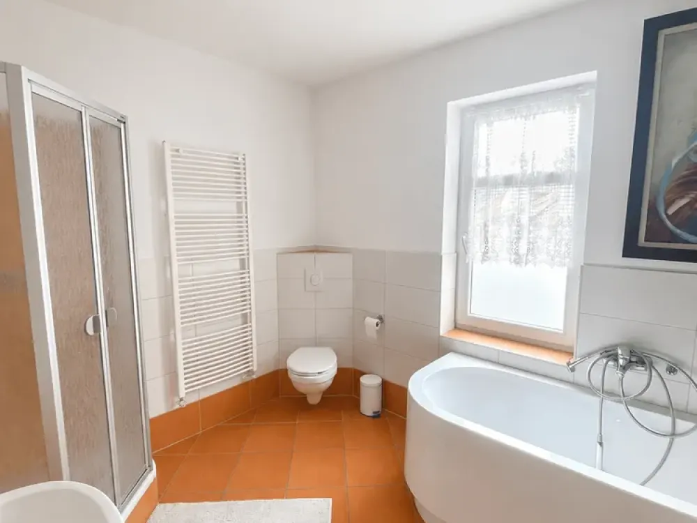 Bright 2-Room Apartment with Balcony and Fitted Kitchen in Arnstadt - Furnished on Request