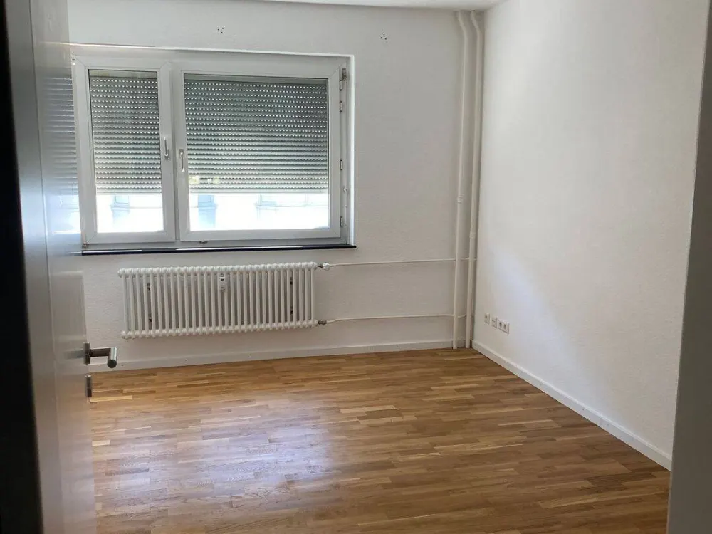Attractive and Central in Stuttgart-West 2.5-Room Apartment, 72.3 m² with Fitted Kitchen