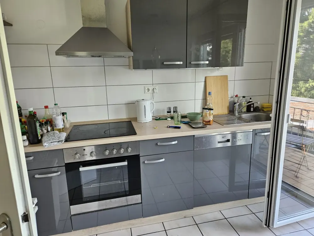 Room in Student Shared Apartment Available
