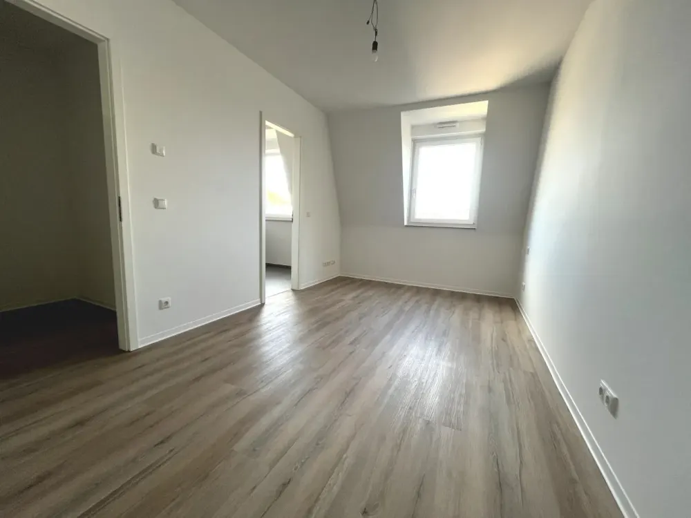 New Build: Modern 4-Room Apartment with Daylight Bathroom and Loggia in Zentrum-Ost | Optional with Fitted Kitchen