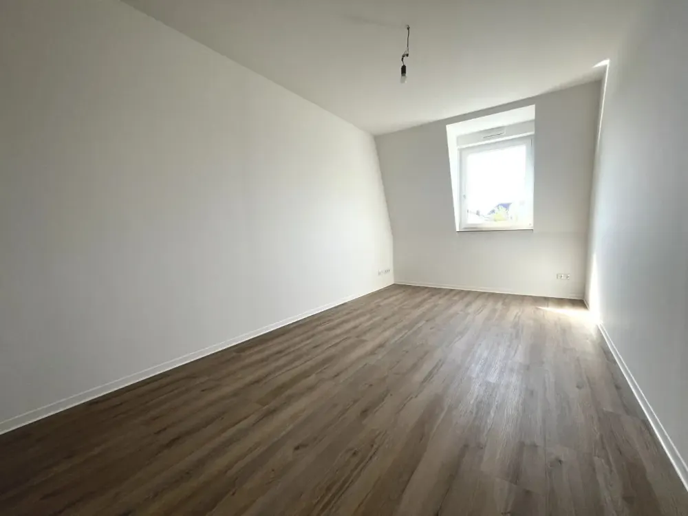 New Build: Modern 4-Room Apartment with Daylight Bathroom and Loggia in Zentrum-Ost | Optional with Fitted Kitchen