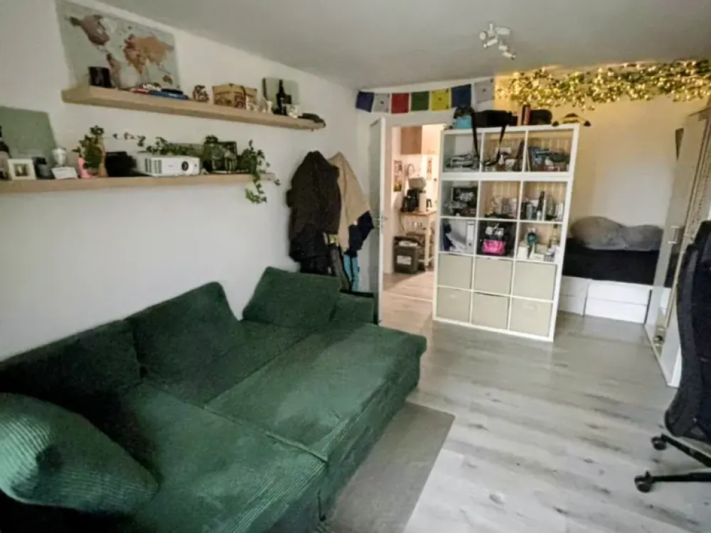 Suitable for Shared Living: Modern Living in Berg am Laim: Bright 2-Room Apartment with Balcony, Kitchen, Cellar