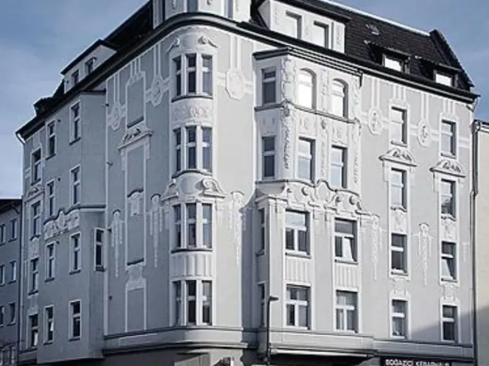 Old building apartment with student flair, 53sqm apartment with good transport connections to the main station and the university