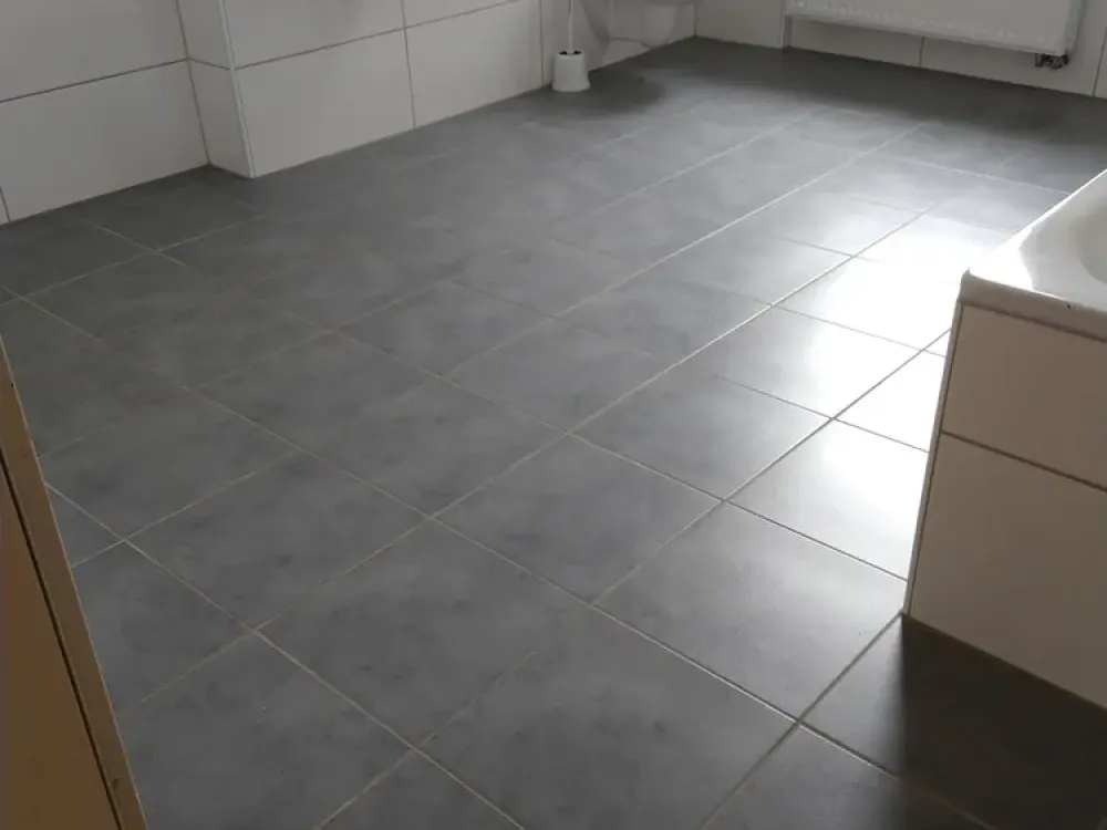 Old building apartment with student flair, 53sqm apartment with good transport connections to the main station and the university