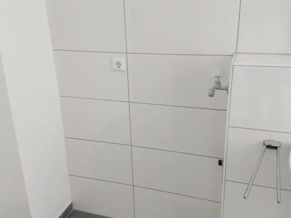 Old building apartment with student flair, 53sqm apartment with good transport connections to the main station and the university