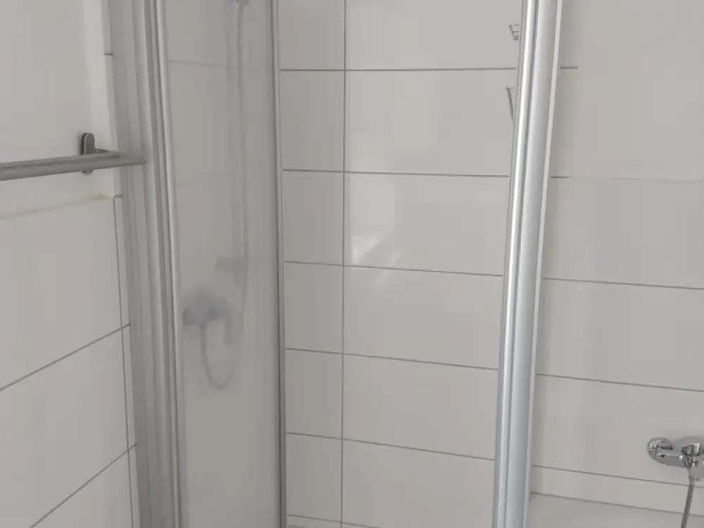 Old building apartment with student flair, 53sqm apartment with good transport connections to the main station and the university