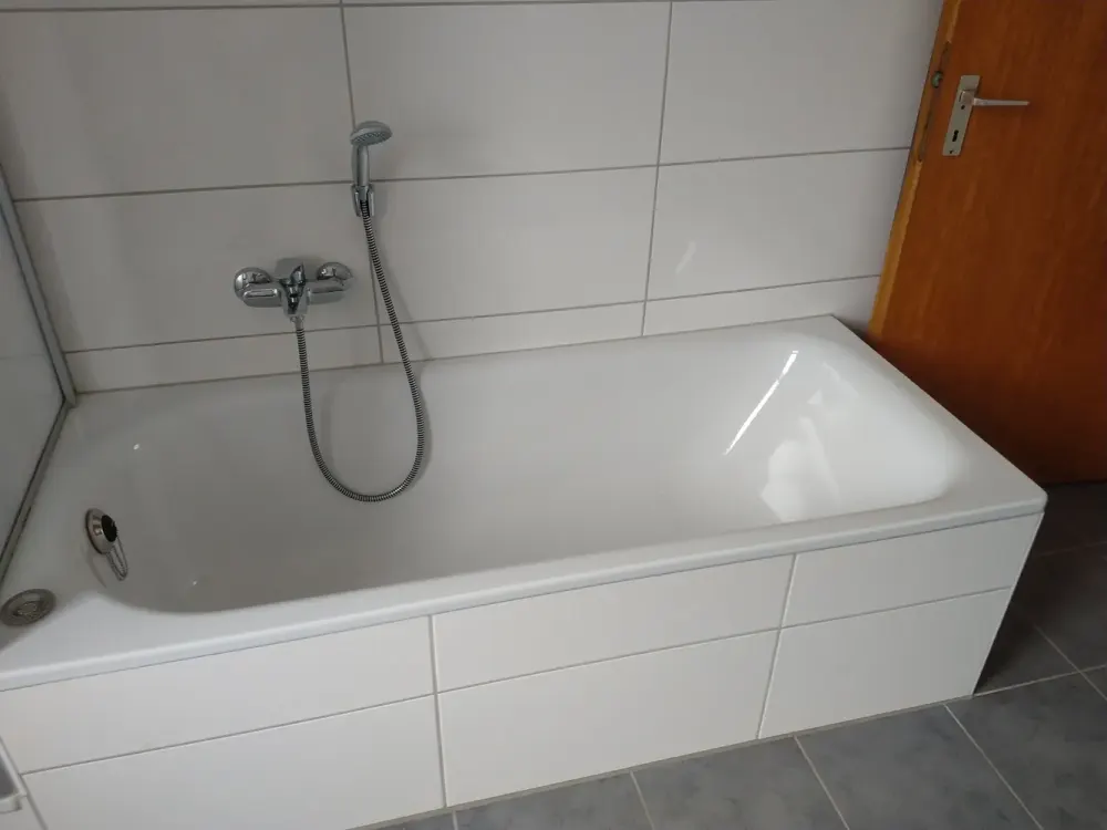 Old building apartment with student flair, 53sqm apartment with good transport connections to the main station and the university