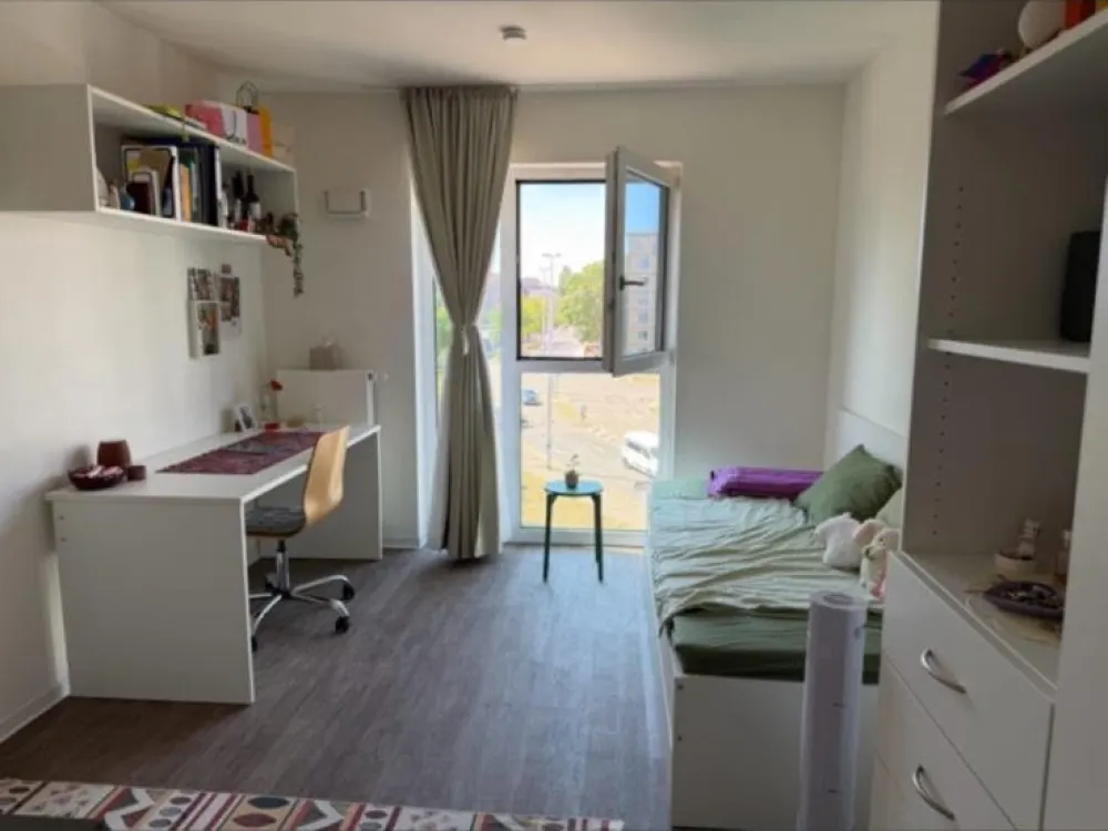 Modern Studio Apartment in Perfect Central Location