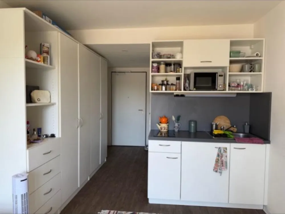 Modern Studio Apartment in Perfect Central Location
