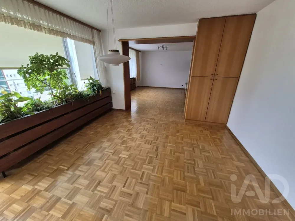 Beautiful 3-room apartment with balcony in Saarbrücken