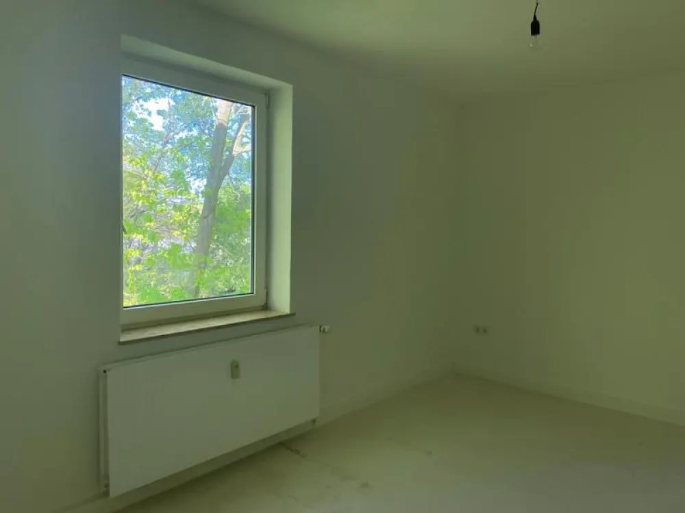 Well-maintained 3-room apartment with fitted kitchen