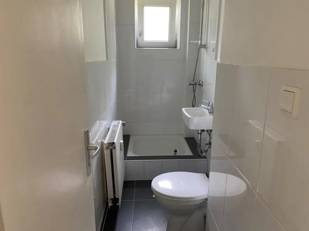 Well-maintained 3-room apartment with fitted kitchen