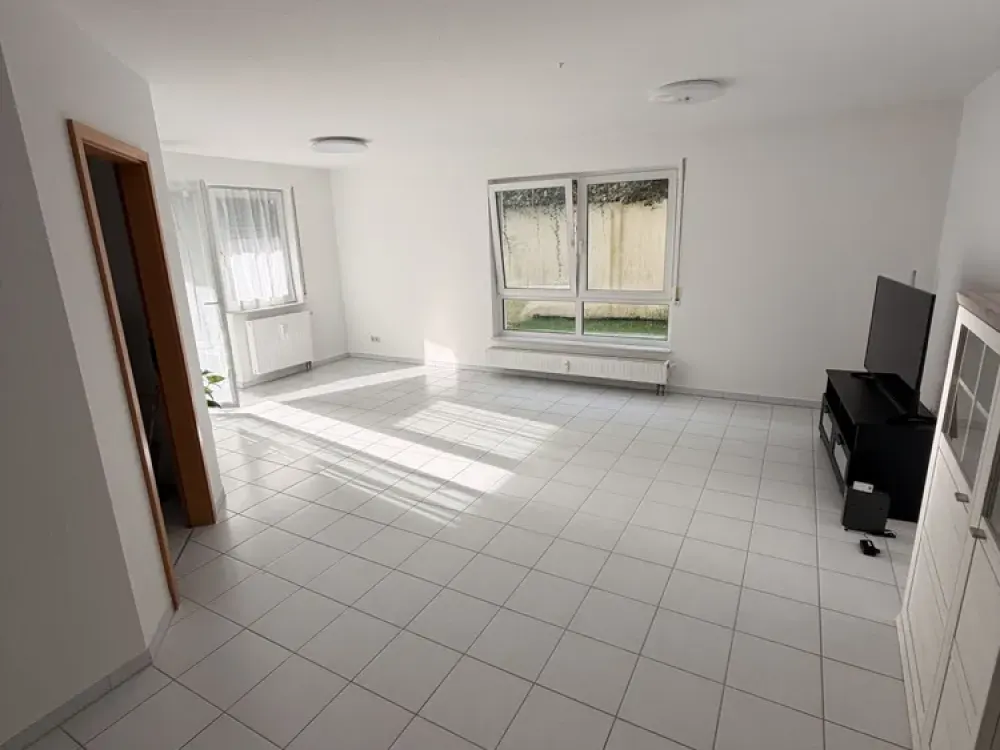 Attractive 3-Room Apartment for Rent in Benningen am Neckar