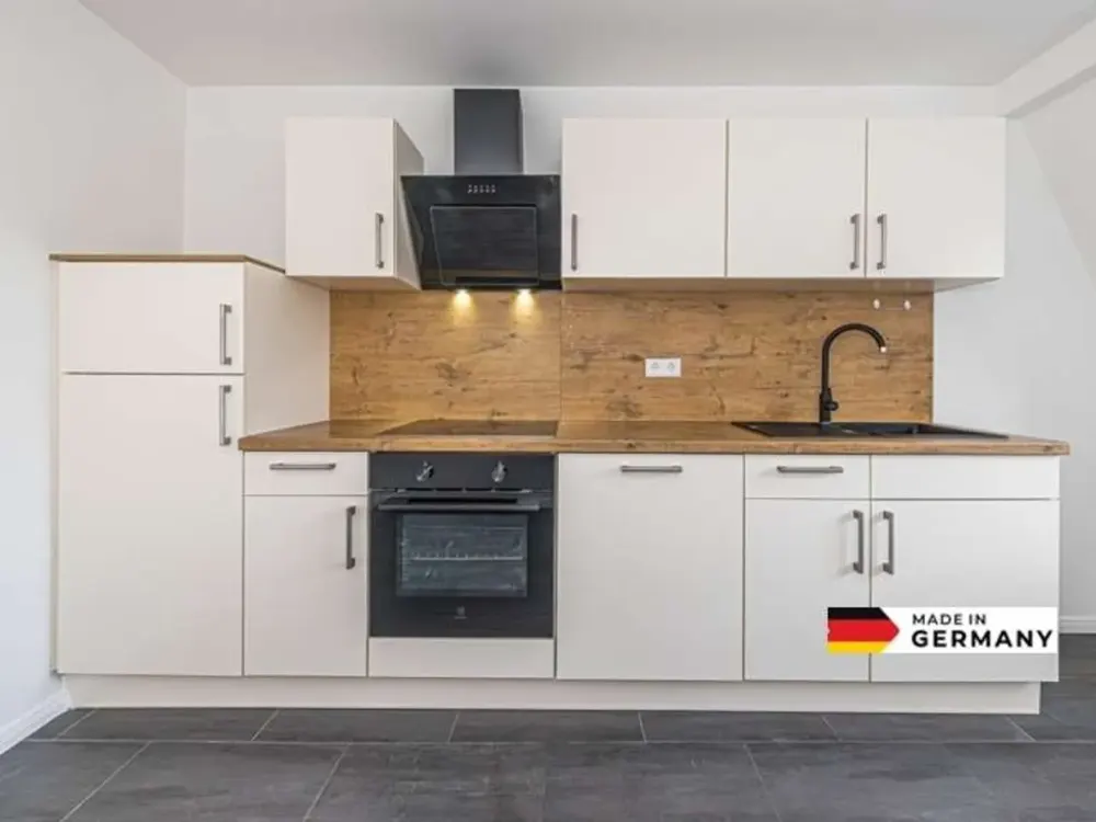 Hochwertig modernisiert inklusive Einbauküche!