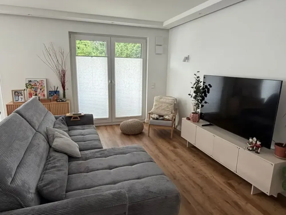 شقة حديثة مكونة من 3 غرف في هوميلسبوتل
