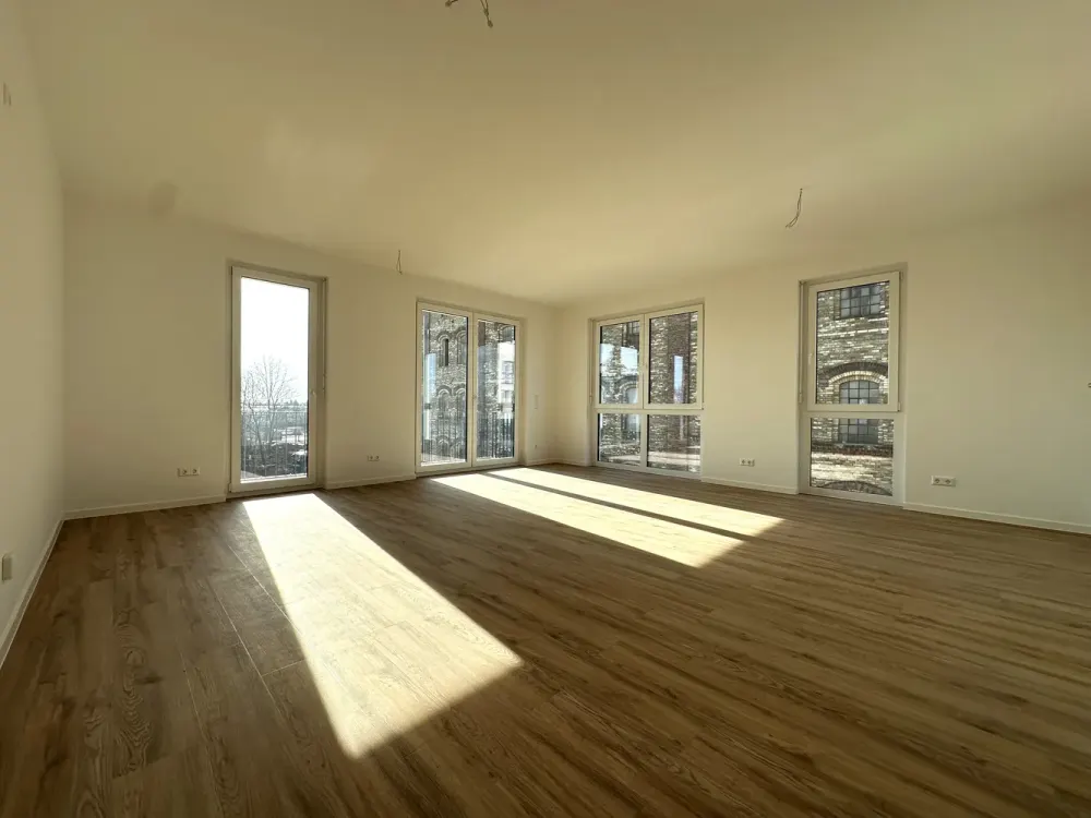 4-Room Apartment with Balcony