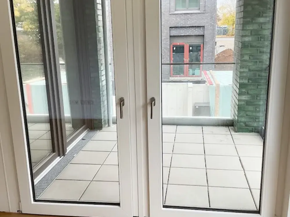Move In and Enjoy! New Build Apartment with 3 Rooms, Flooded with Light, Loggia, Fitted Kitchen, Elevator