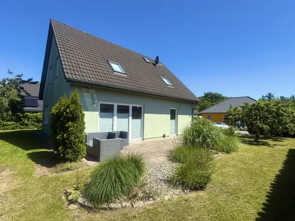 Möbliertes Einfamilienhaus in Bentwisch-Goorstorf mit Einbauküche, zwei Bäder, Terrasse und Garten!!