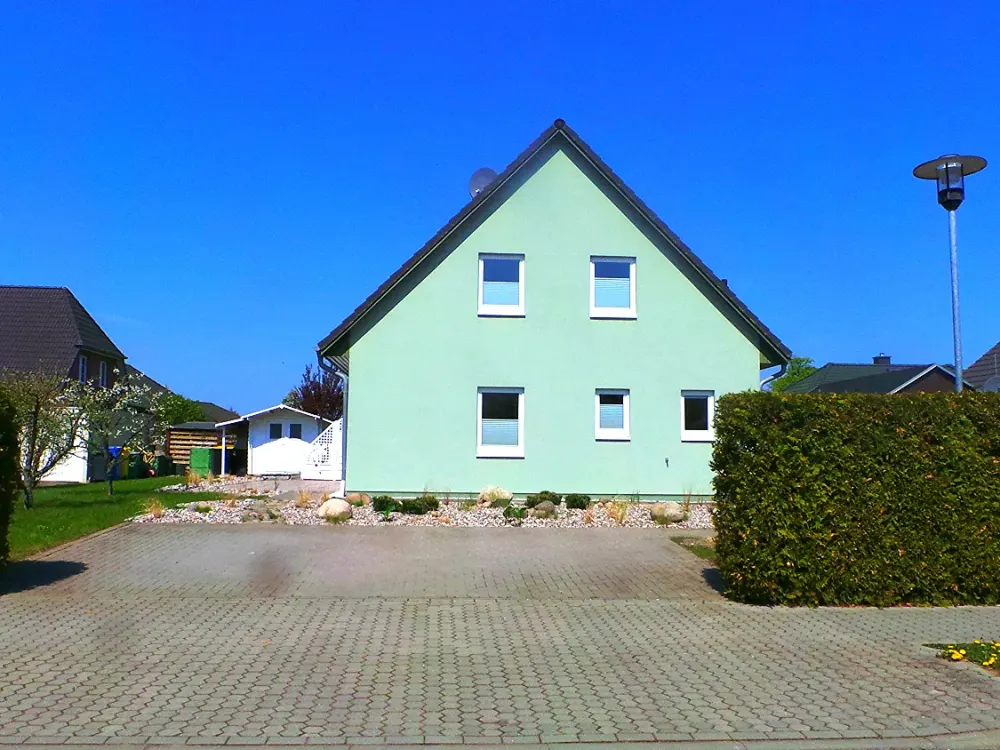 Möbliertes Einfamilienhaus in Bentwisch-Goorstorf mit Einbauküche, zwei Bäder, Terrasse und Garten!!