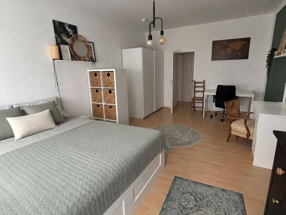 Cozy Room in 2-Person Shared Apartment, City Center, Maschsee & Maschpark Within Walking Distance