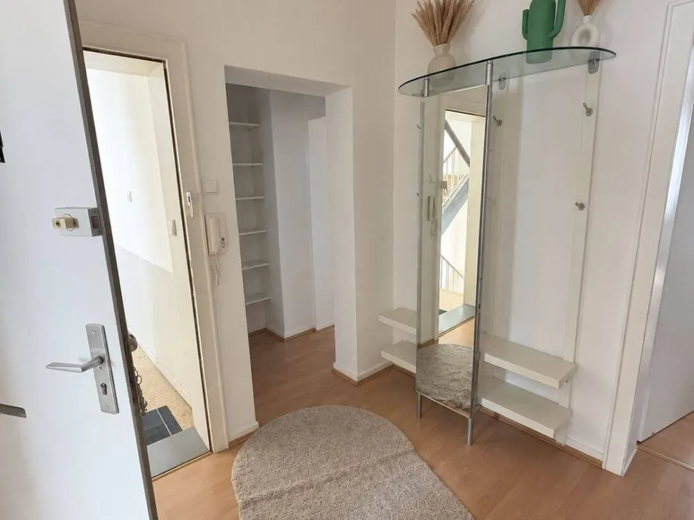 Cozy Room in 2-Person Shared Apartment, City Center, Maschsee & Maschpark Within Walking Distance
