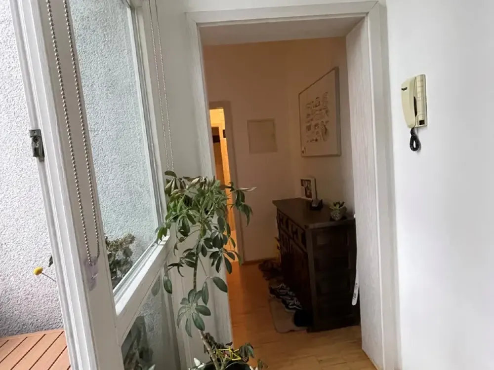 Beautiful Apartment with Fitted Kitchen and Balcony (Apt. 2)
