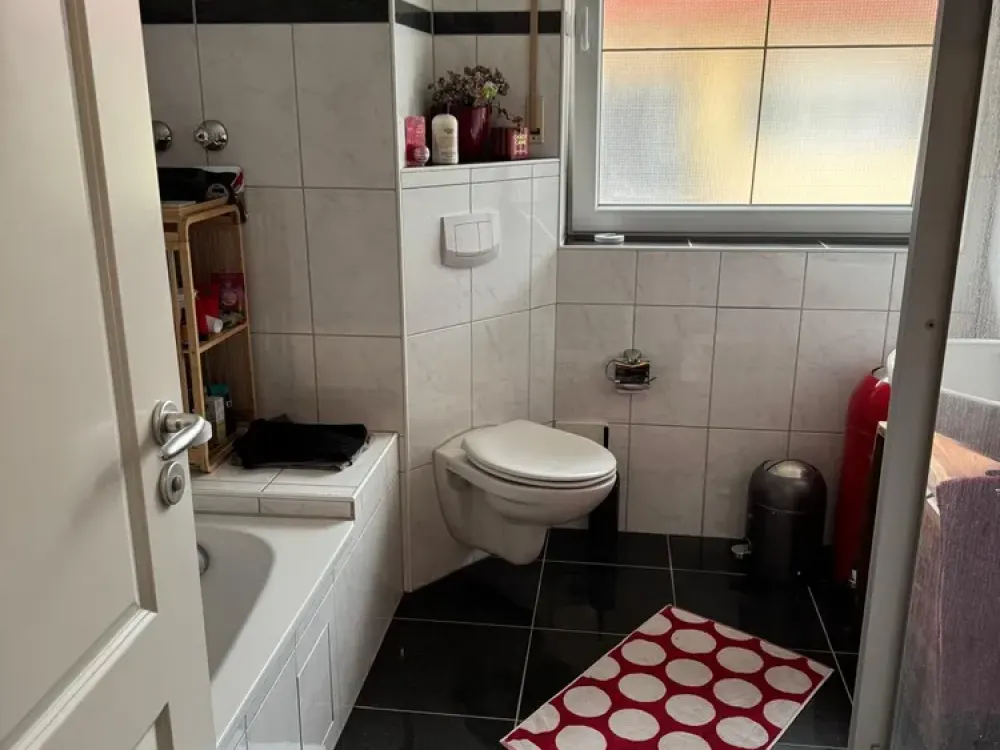 Lebendiges Stadtwohnen: Gepflegte 2-Zimmer-Wohnung in Aubing