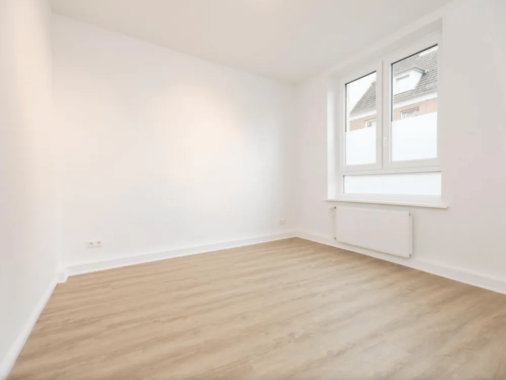14 sqm unfurnished shared apartment room available from 01.12 in Hamburg Billstedt