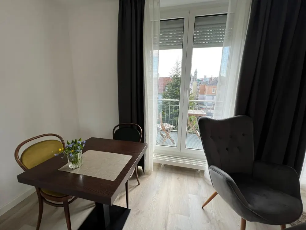 1 to 2 Room Apartment / Apartment Fully Equipped for Rent