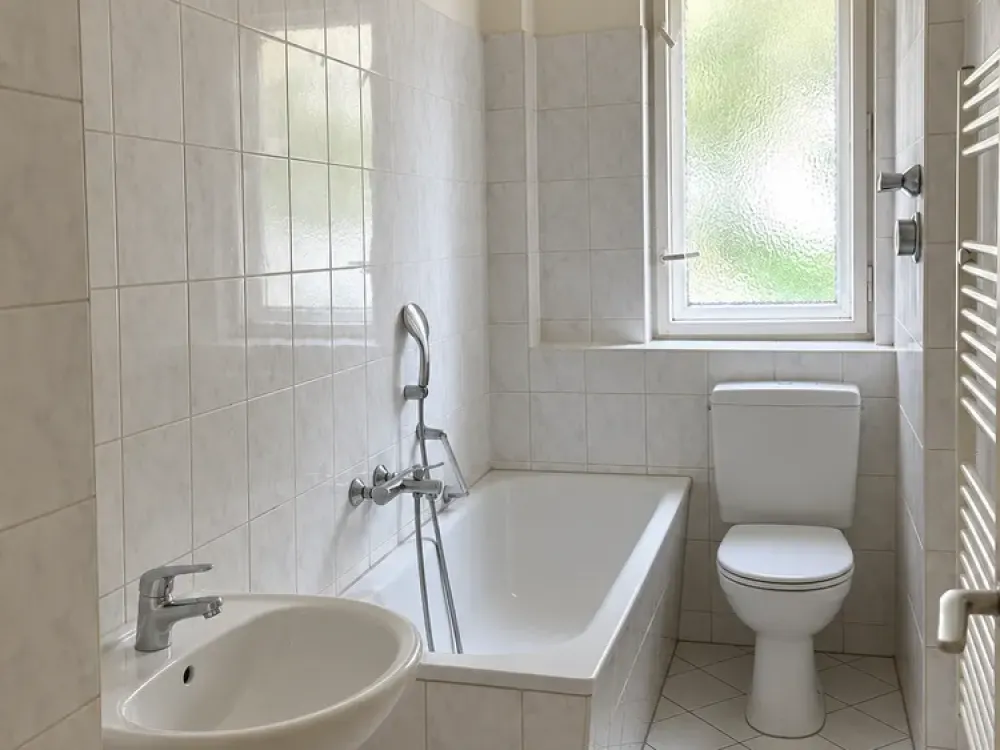Helle 2-Zimmer-Wohnung in Berlin-Tegel | Einbauküche | Blick ins Grüne
