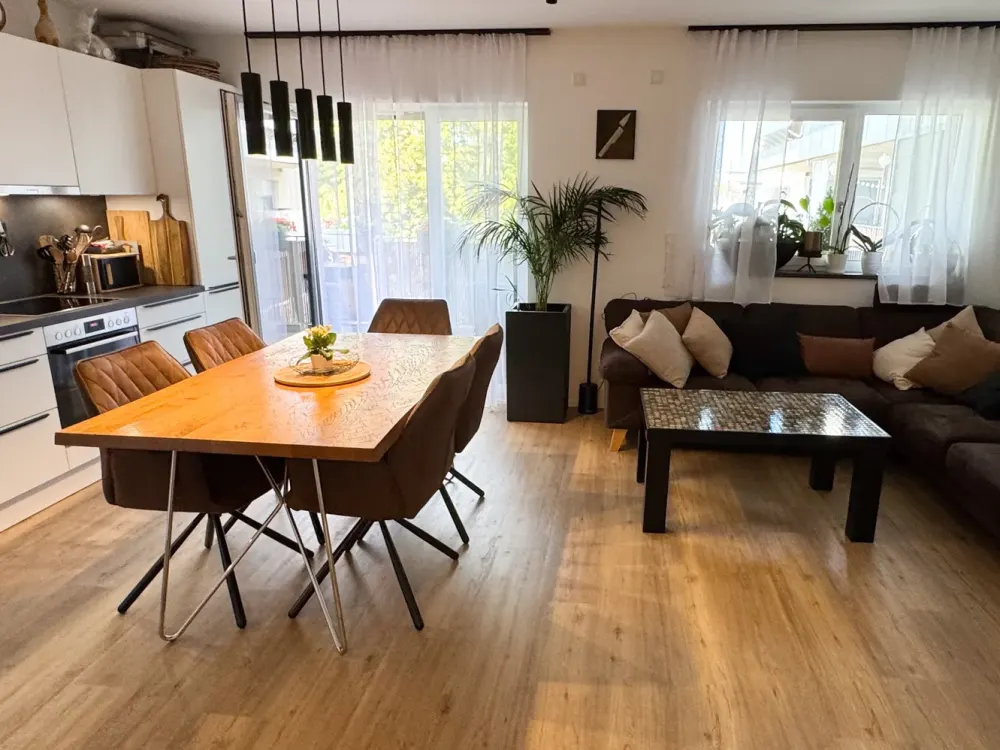 Family-Friendly 3-Room Apartment with Balcony
