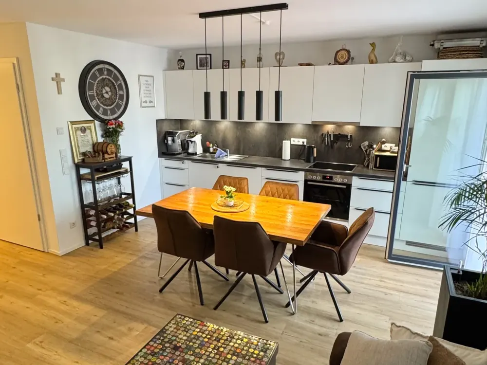 Family-Friendly 3-Room Apartment with Balcony