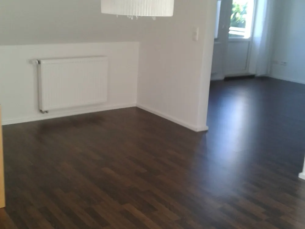 Helle, charmante Südstadt-Whg. auf 106qm Grundfläche, 3,5 Zi., EBK, Südbalkon, großzügiges Bad mit Wanne und Dusche