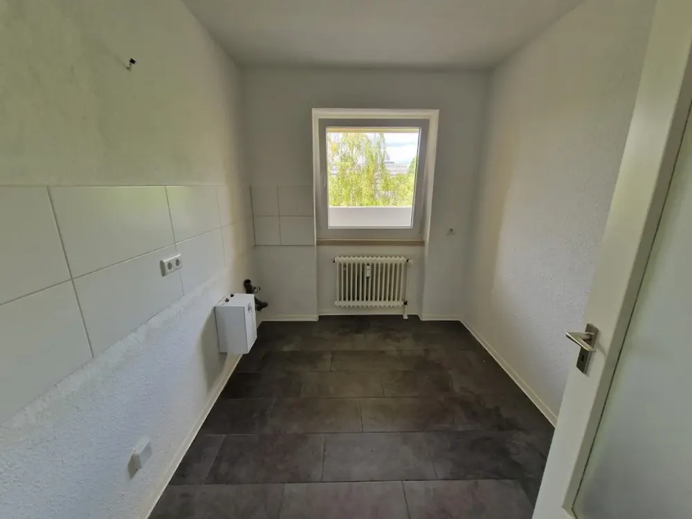 Bright 1-Room Apartment with Balcony for Rent in Saarbrücken