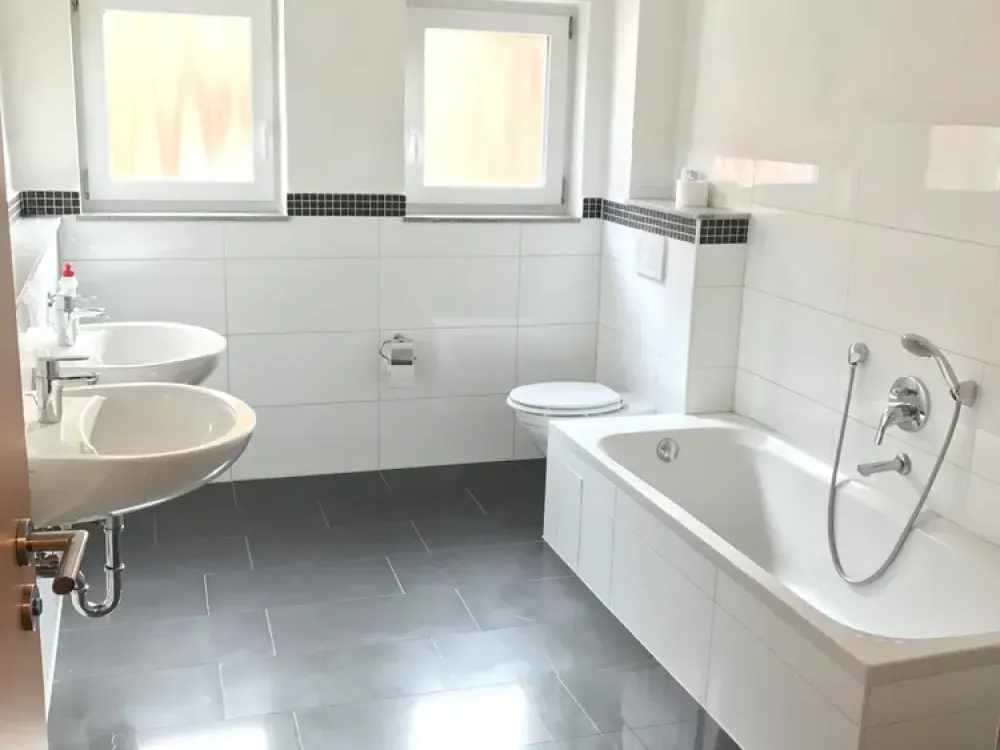 4-Room Apartment with Built-in Kitchen