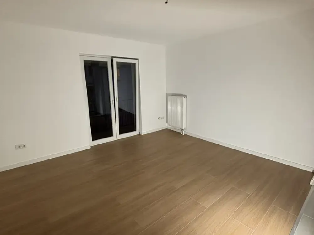 Prime Location in Köln-Nippes: Newly Fully Renovated Apartment