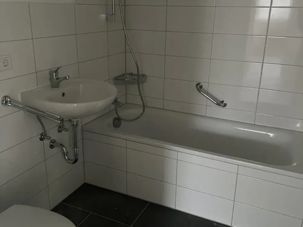 Praktisch geschnittene 2-Zimmer-Wohnung - für Sie renoviert!