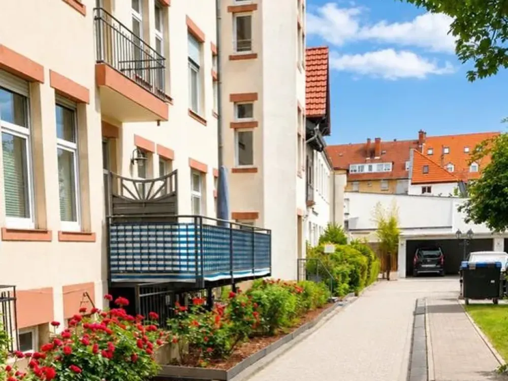 In Staden: 110 sqm Maisonette for Demanding Single or ...