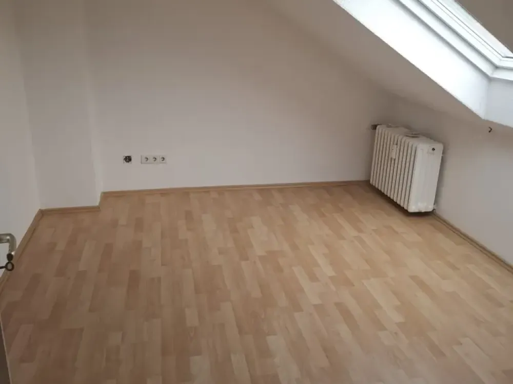 2-Room Attic Apartment in a Well-Maintained 3-Family House in Dortmund-Brackel