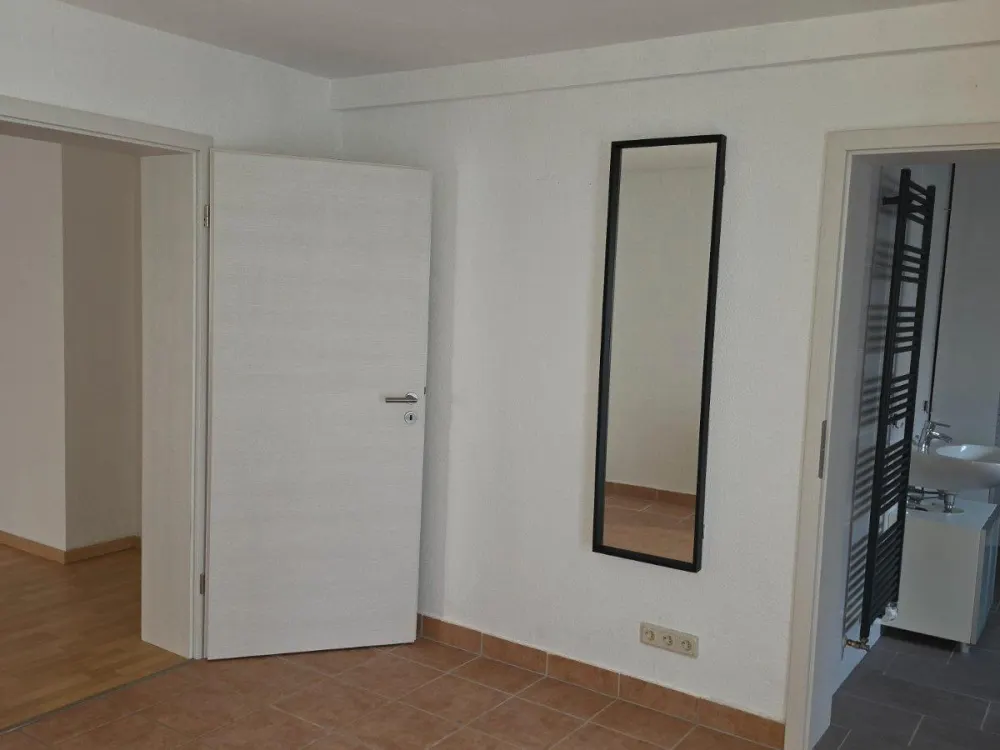 3-Room Apartment Barrier-Free with Fitted Kitchen and Parking Space