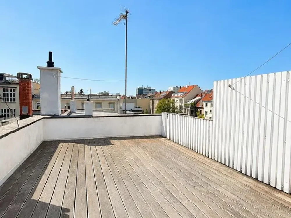 7567 - Nähe Stadtgarten: Sanierte 2-Zimmerwohnung mit herrlicher Dachterrasse!