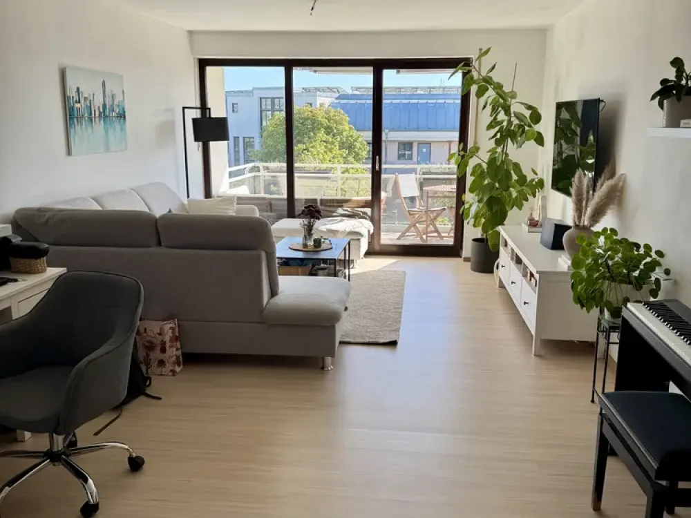 Attractive 2-Room Apartment with Spacious Balcony & Underground Parking Space, Neuperlach Süd