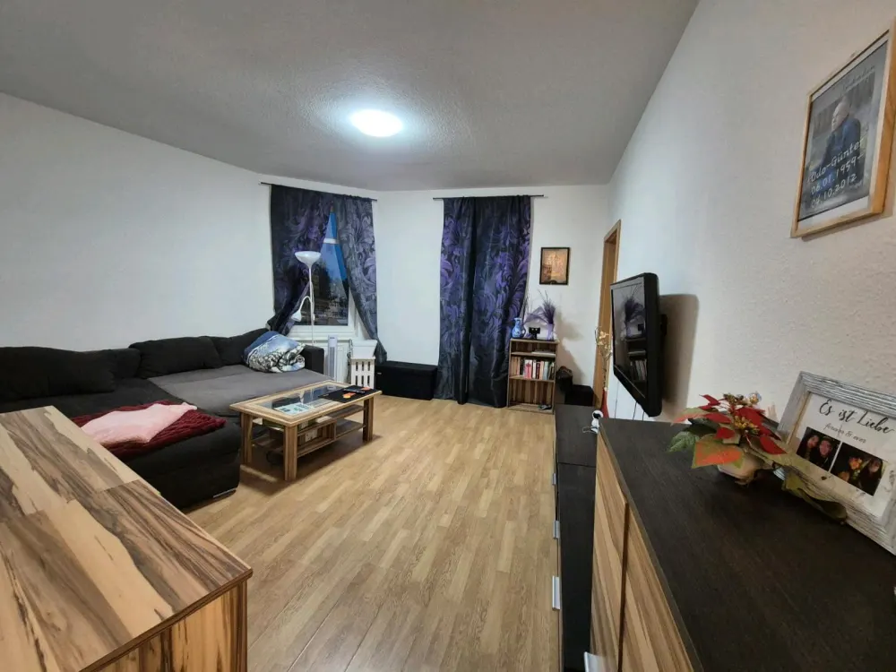 Looking for a new tenant for a beautiful 2-room apartment. Available immediately!