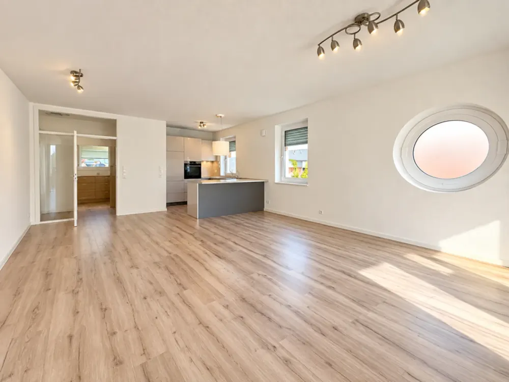 Modern 3-Room Apartment with Balcony in the Heart of Brinkum
