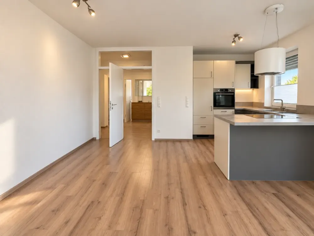 Modern 3-Room Apartment with Balcony in the Heart of Brinkum