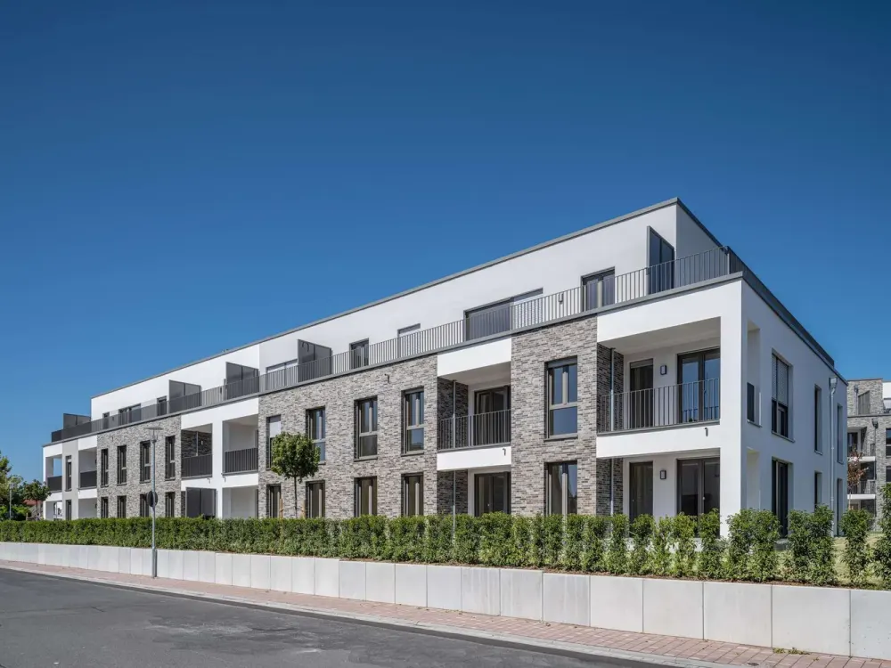 NEUBAU-Bezugsfertige familienfreundliche Gartenwohnung mit Terrasse und 4 Zimmern + 2 Badezimmern