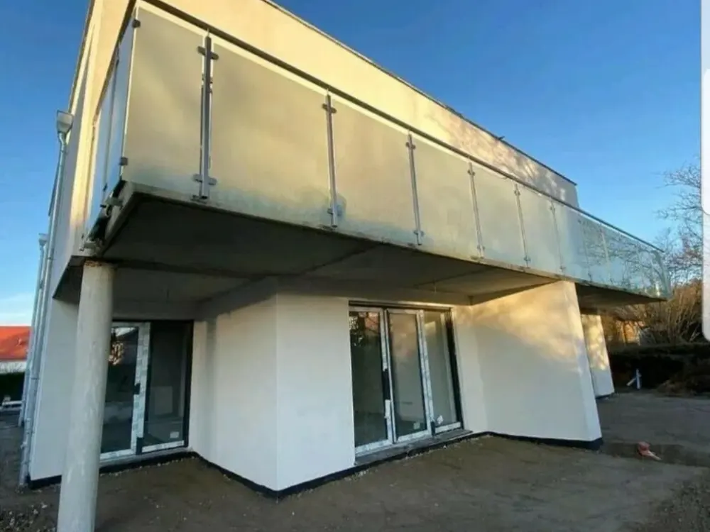 Beautiful 2-Room Apartment with Terrace and Garden Available Immediately or by Arrangement