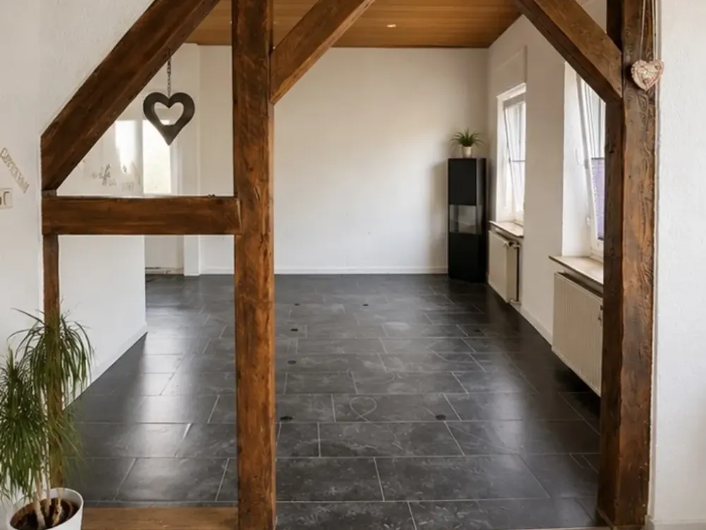 Charmante Altbauwohnung mit viel Potenzial und besonderem Wohnflair