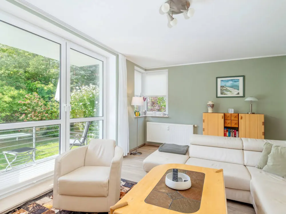 WARNEMÜNDE I furnished, wonderful modern 3-room apartment with south-facing balcony and underground parking space