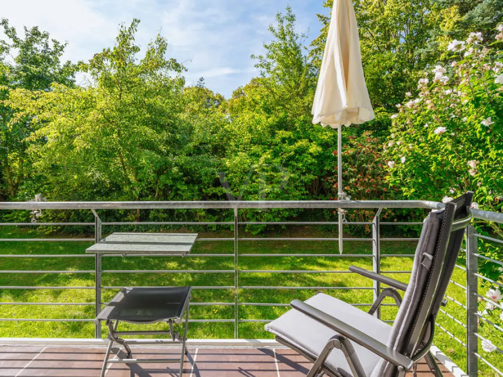 WARNEMÜNDE I furnished, wonderful modern 3-room apartment with south-facing balcony and underground parking space